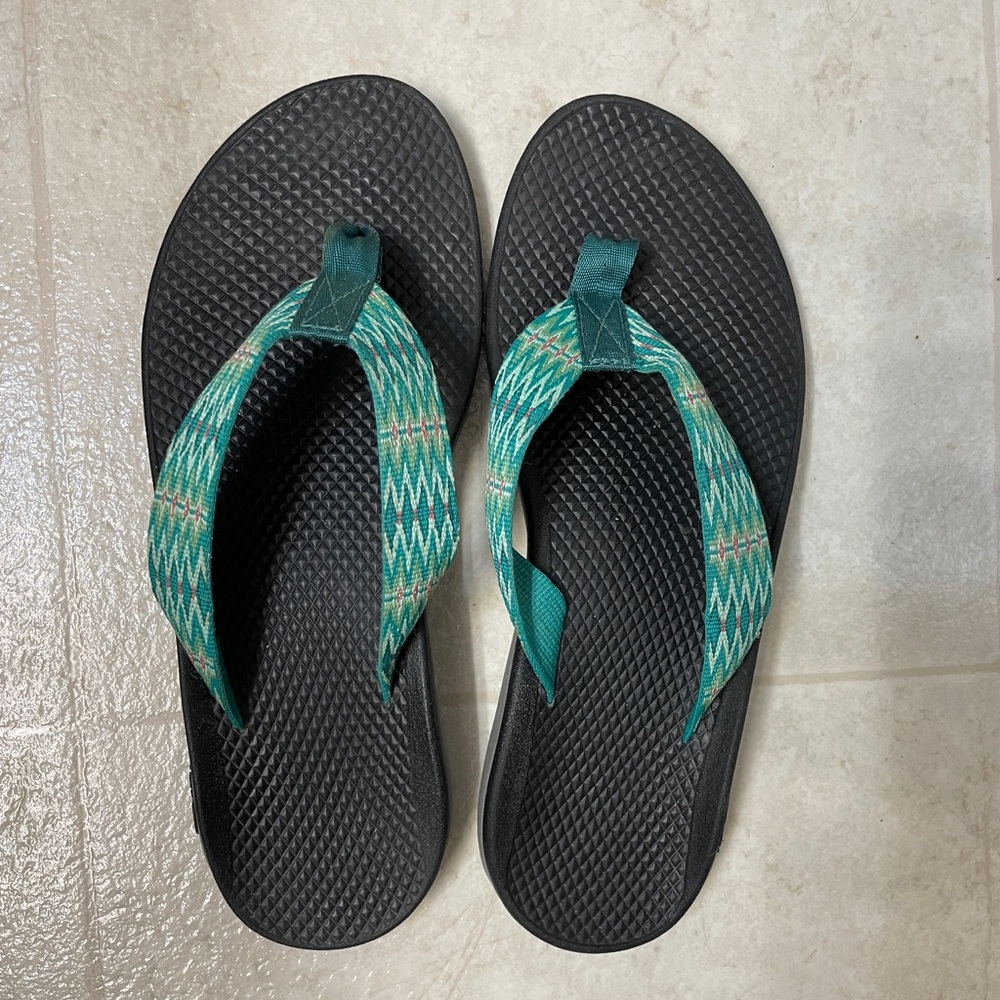 Chaco Black and Teal Classic Flip Flop sz 9